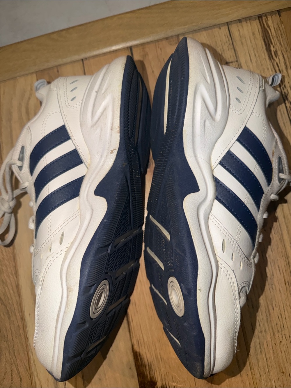 Adidas Sneaker - Picture 2 of 5